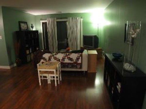 3rd image of 940 Surrey Dr APT 2A