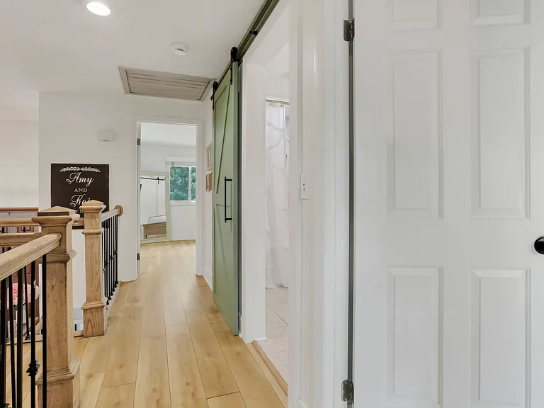 548 Theori Ave — Photo 21