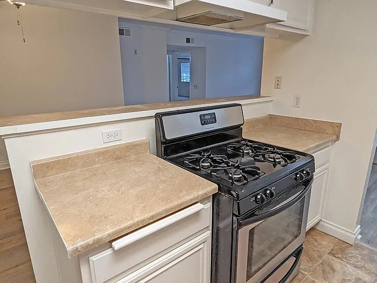 4454 Coldwater Canyon Ave #201 — Photo 11