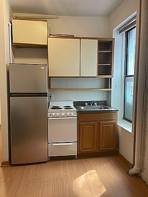 1st image of 1278 1st Ave #33