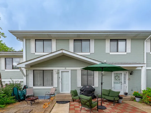 2S734 Winchester Cir W Unit 2, Warrenville, IL 60555