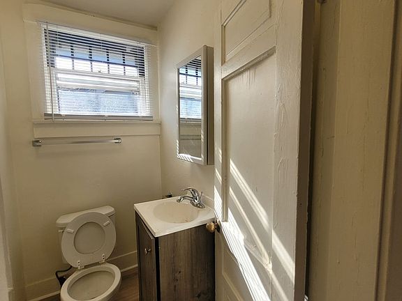 4th image of 1430 SW Polk St #19828029
