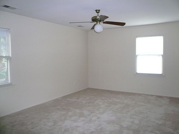 MASTER SUITE-FULL BATH, WALK IN CLOSET