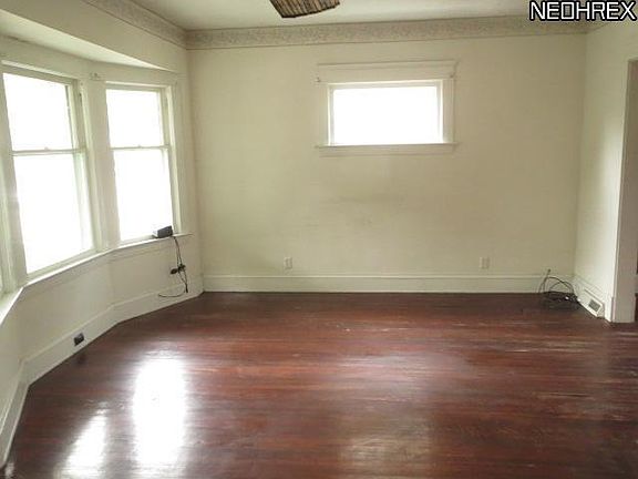3rd image of 4126 Trowbridge Ave