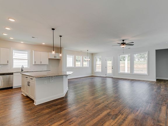 4th image of 206 Woodhall Ct Lot 6
