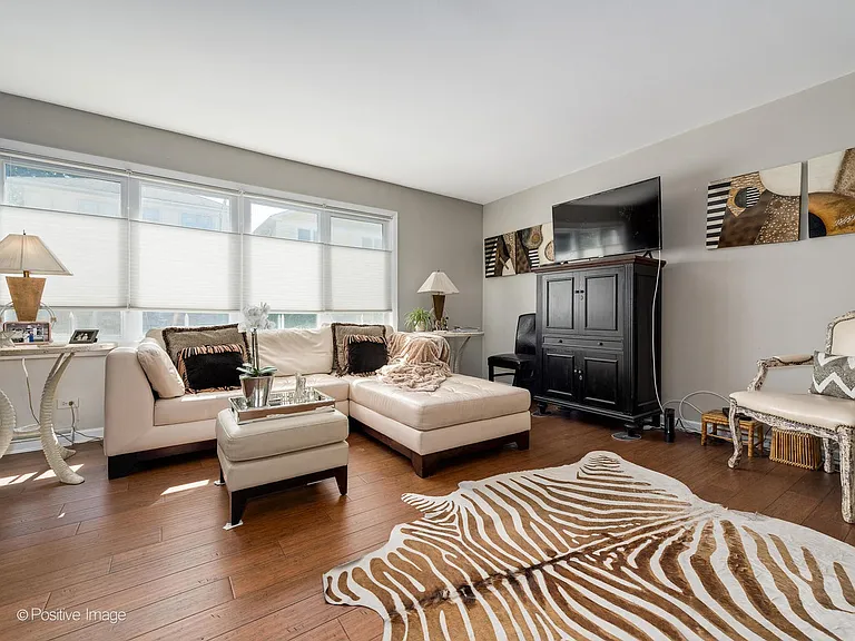 1222 W Lill Ave — Photo 7