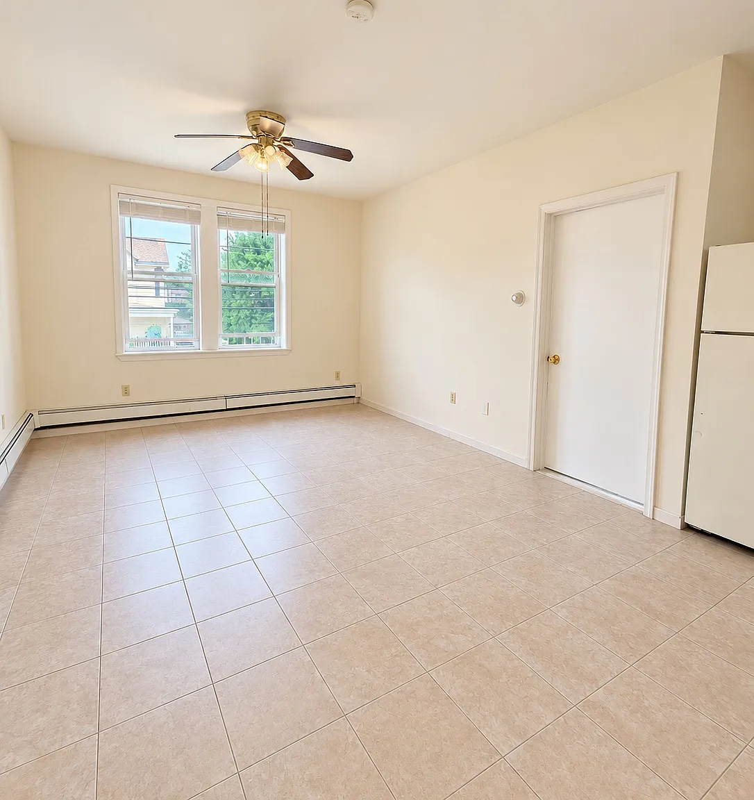 2 bed, $2,000 — Photo 2