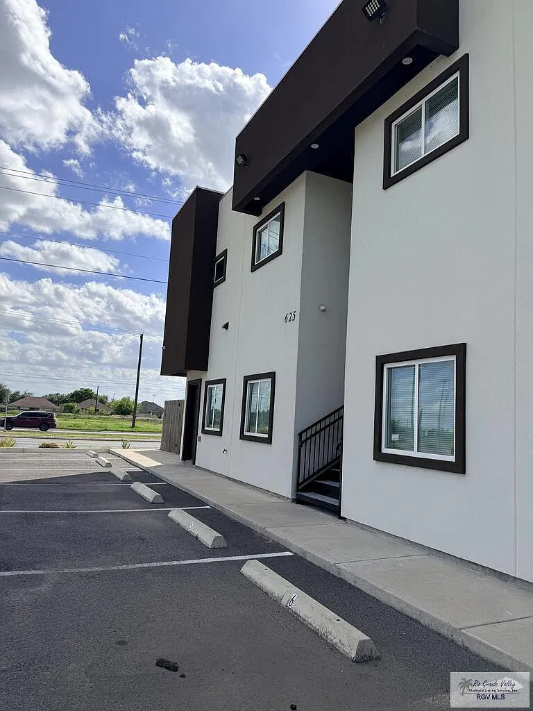 1 bed, 1.0 bath, $795 — Photo 1