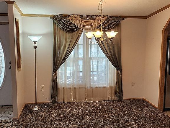 4th image of 571 Liberty St