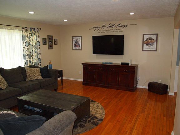 3rd image of 3152 Dale Hollow Dr