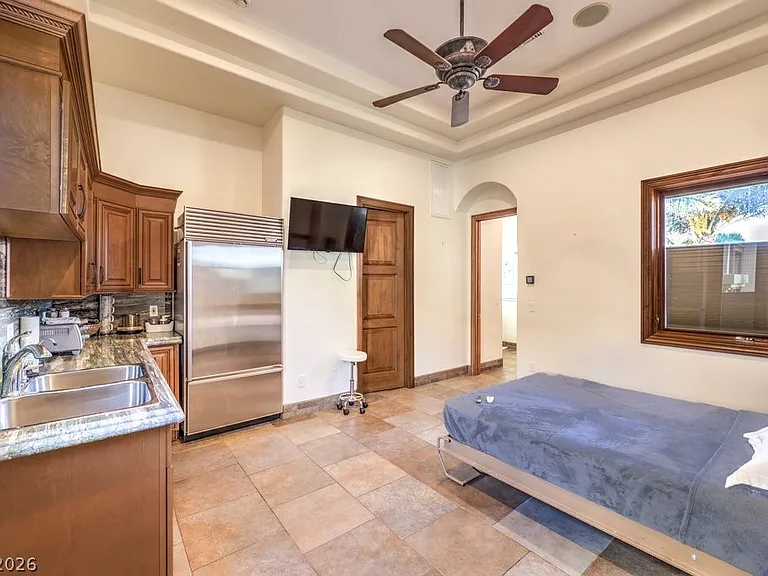 2780 El Camino Rd — Photo 63