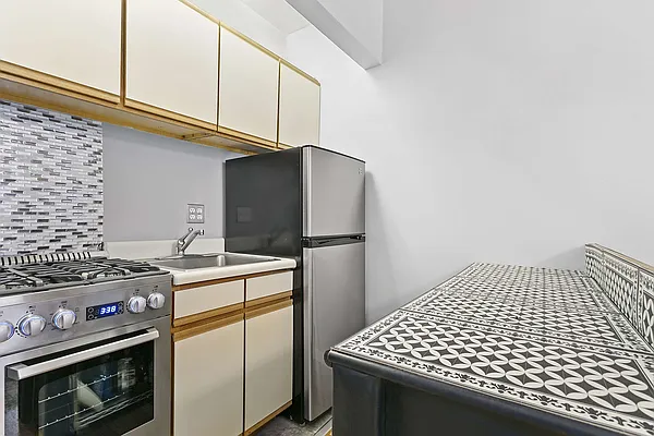 Sold by Compass | media 8