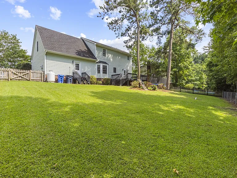 118 Archdale Dr — Photo 30