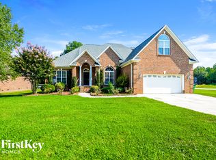 3241 Knoll Ridge Dr, Walkertown, NC 27051