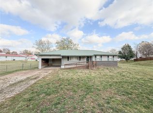 102 S Washburn St, Exeter, MO 65647