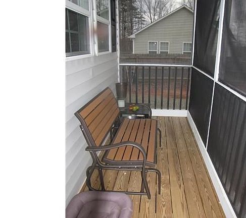 5th image of 612 Waterbury Ct