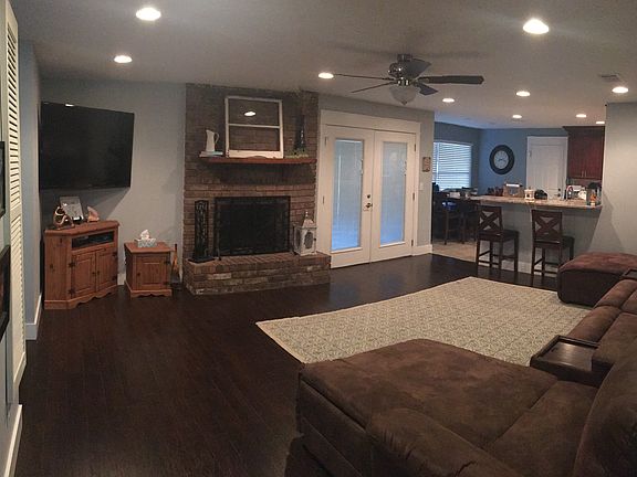 3rd image of 1061 Birchwood Dr