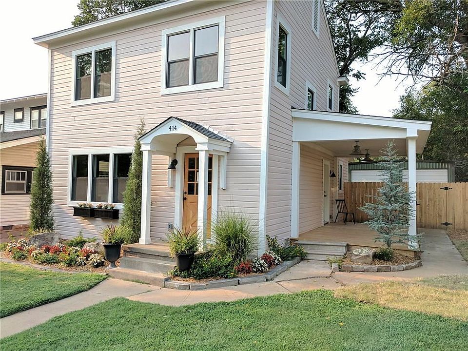 1st image of 414 E Logan Ave
