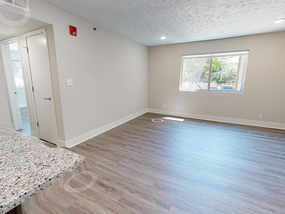 4001 Holdrege Street Apartments - Lincoln, NE | Zillow