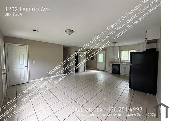 1202 Laredo Ave — Photo 5