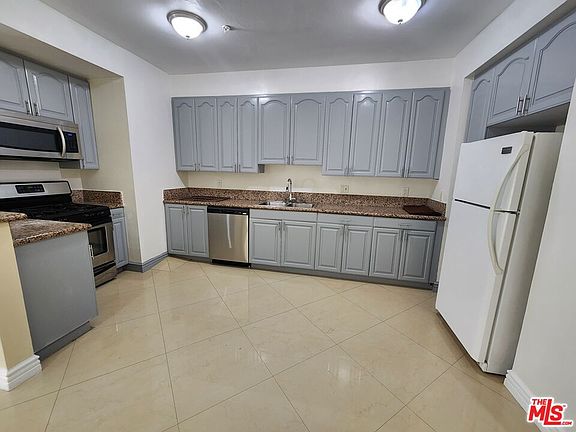 2nd image of 923 Euclid St APT 102