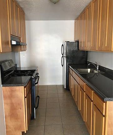 2nd image of 825 Boynton Ave APT 14E