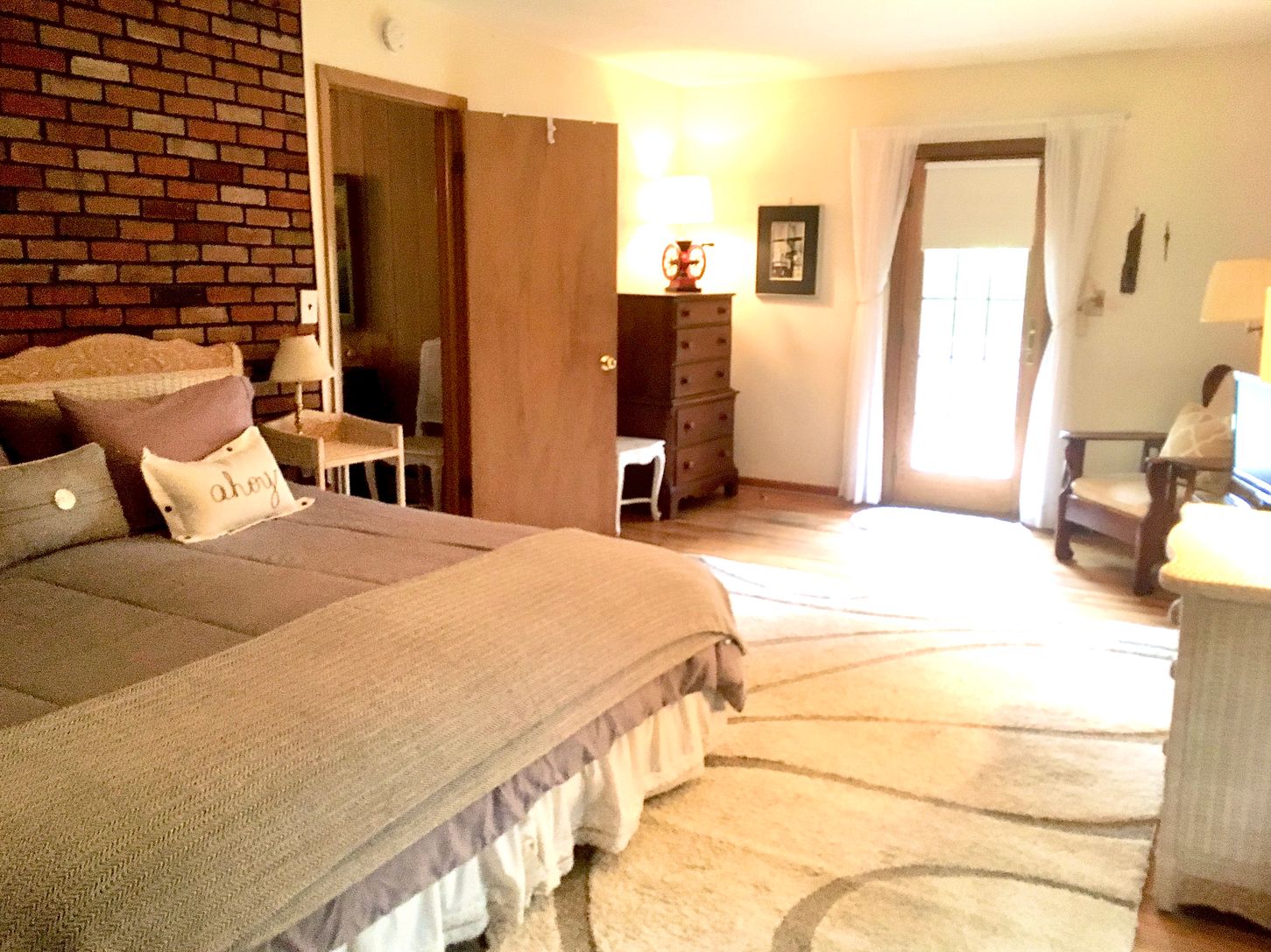 Primary on other side of house with en suite bath