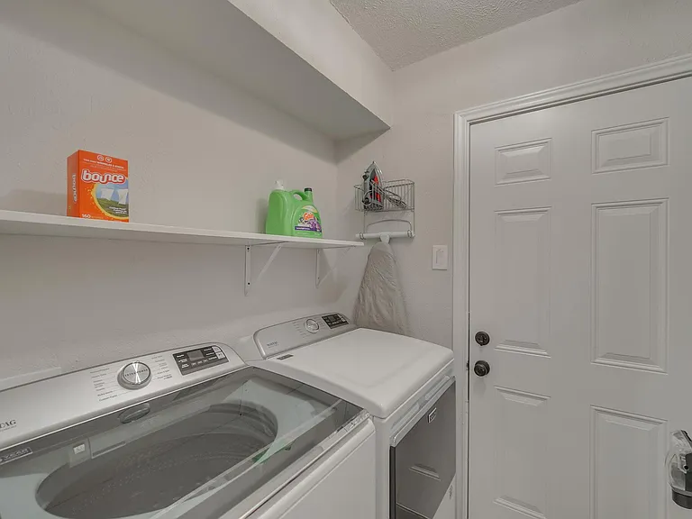 2421 Regal Rd — Photo 30