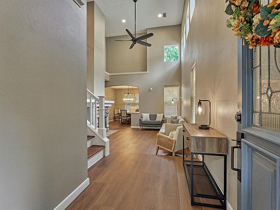 4th image of 93 N Apple Springs Cir