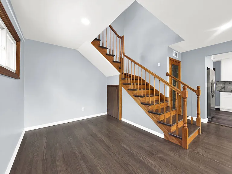5845 S Sayre Ave — Photo 7
