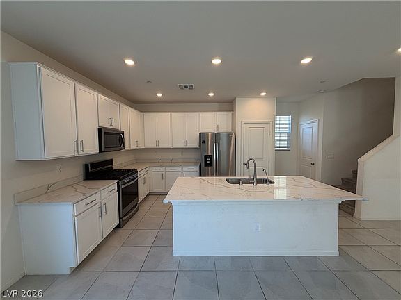 4th image of 2562 Ofanto St