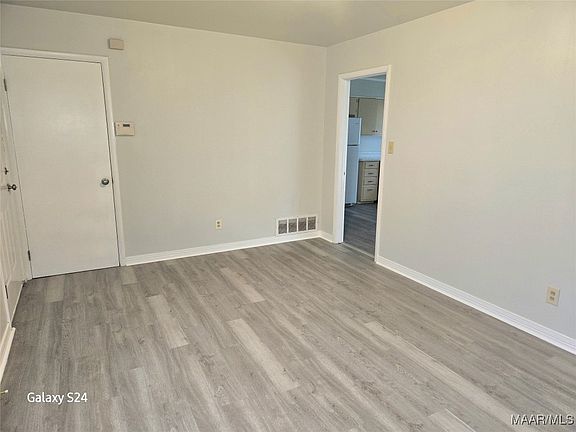 4th image of 4383 Amherst Dr