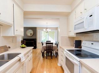 1262 S Barrington Ave APT 207, Los Angeles, CA 90025