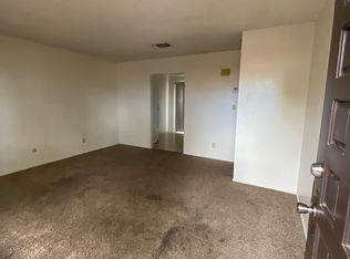 518 E Elm St, Hanford, CA 93230
