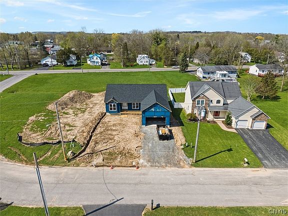 3rd image of 109 Brantford Path