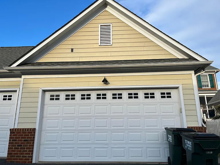 Oversized 1 car detached garage located in rear of townhouse