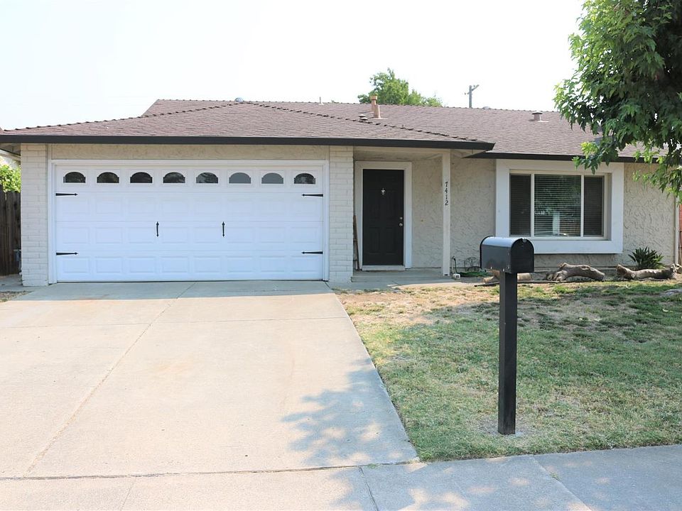 2nd image of 7412 Blackthorne Way