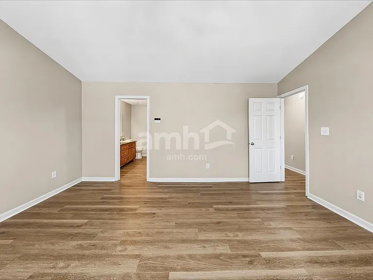 214 Allen Ln — Photo 9