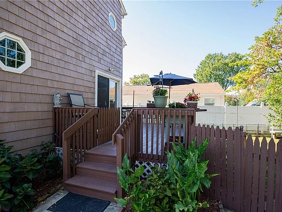 4th image of 21 Madison St