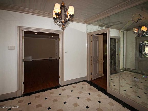 5th image of 2 Greenwood Ln