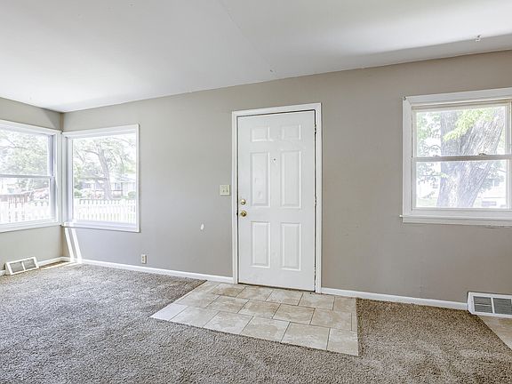 2nd image of 3023 6th Ave
