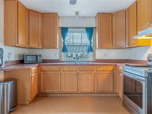 5th image of 2735 Argella Ave