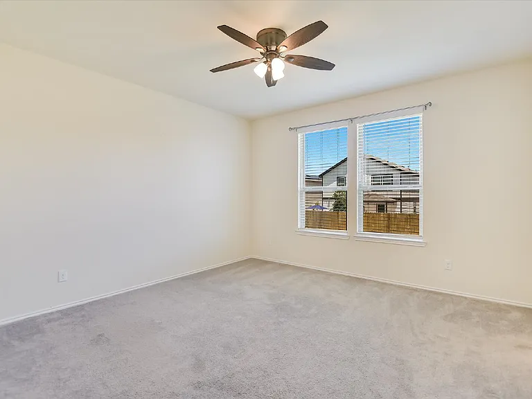 216 The Duke Dr — Photo 12
