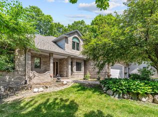 15920 37th Ave N, Plymouth, MN 55446
