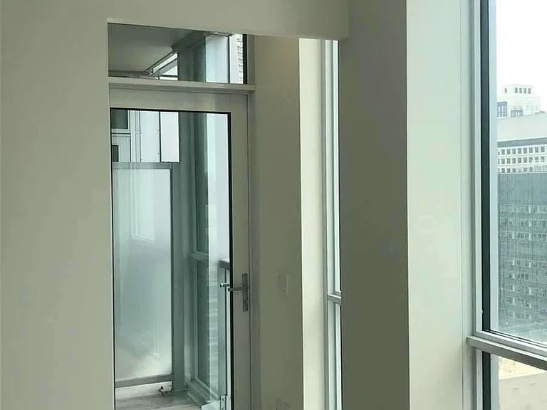 1 Yorkville Ave #1504 — Photo 10