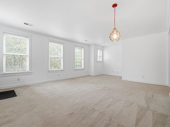 5th image of 525 E Freemason St APT 2B