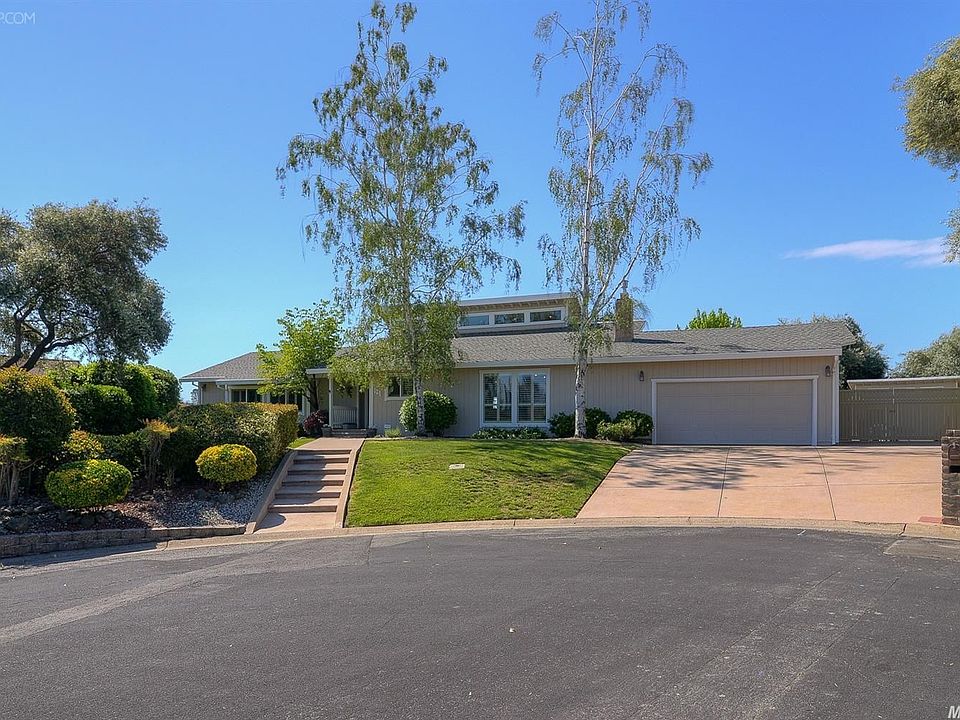 1st image of 104 Berry Creek Dr