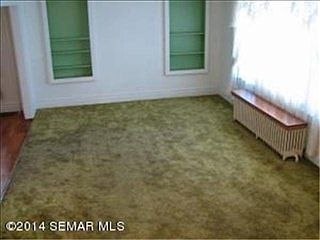 4th image of 227 W School St