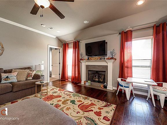 3rd image of 2921 W Millstone Dr