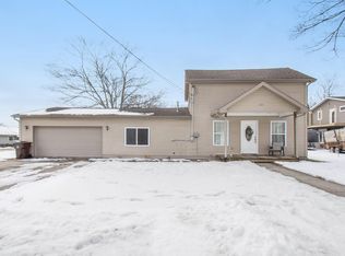 216 E Maple St, Shepherd, MI 48883
